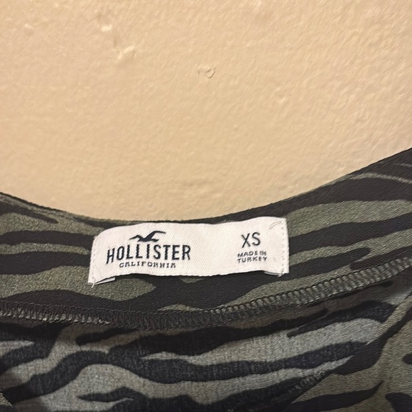 Hollister Black and Gray Zebra Print Camisole - Picture 2 of 2
